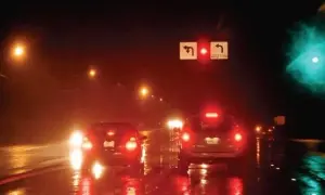 Jak widzi astygmatyk? Zobacz rozmazany świat i światła nocą