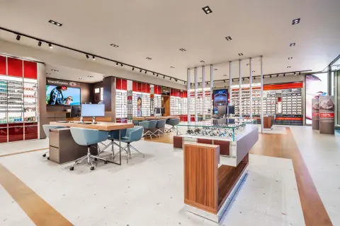 Optyk w Vision Express: Zarobki (4500-9000 zł), premie, kariera