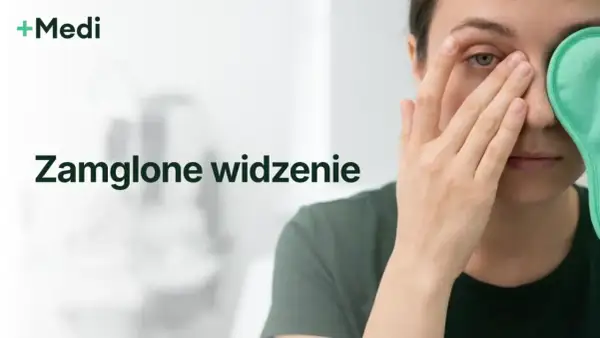 Kobieta z zieloną opaską na oku, doświadczająca zamglonego widzenia w jednym oku.